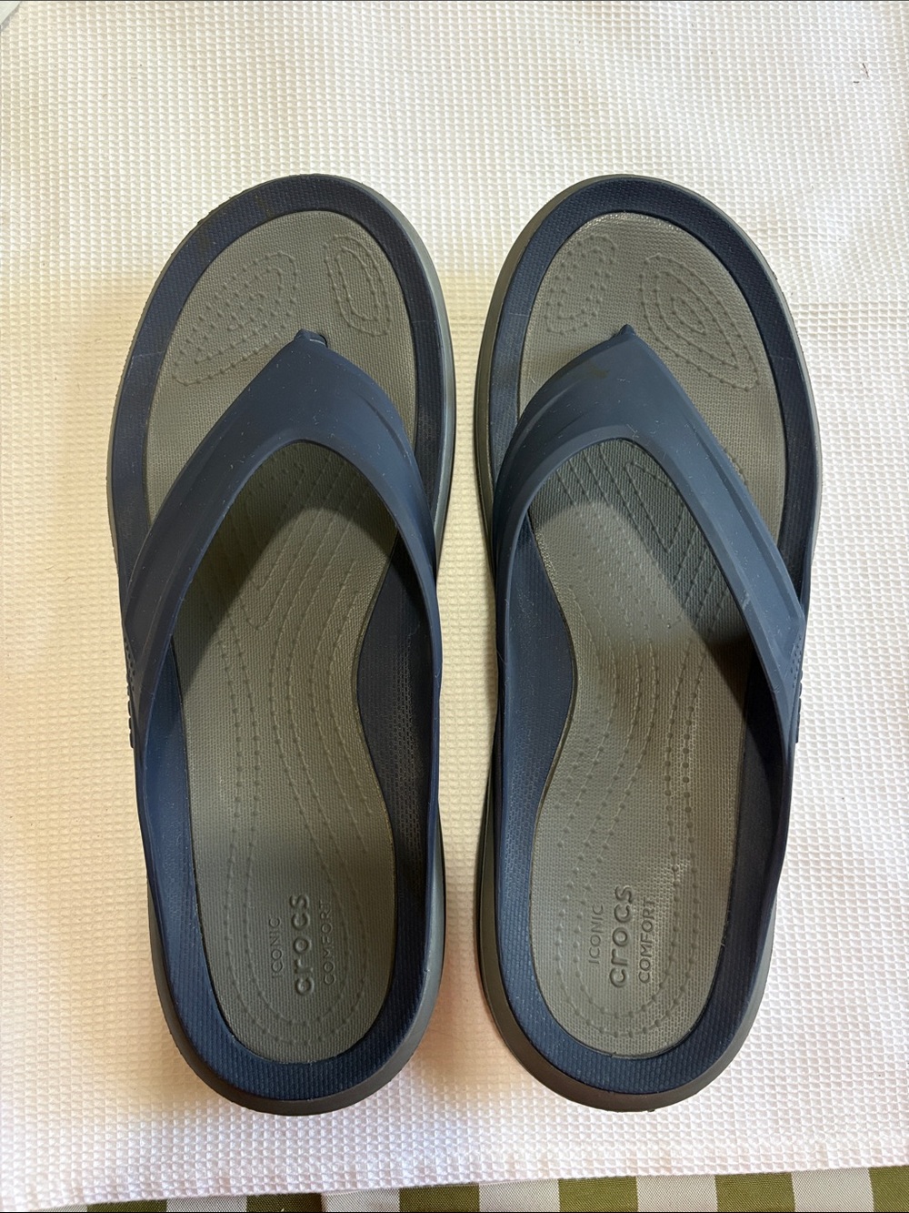 MENS CROCS FLIP FLOPS